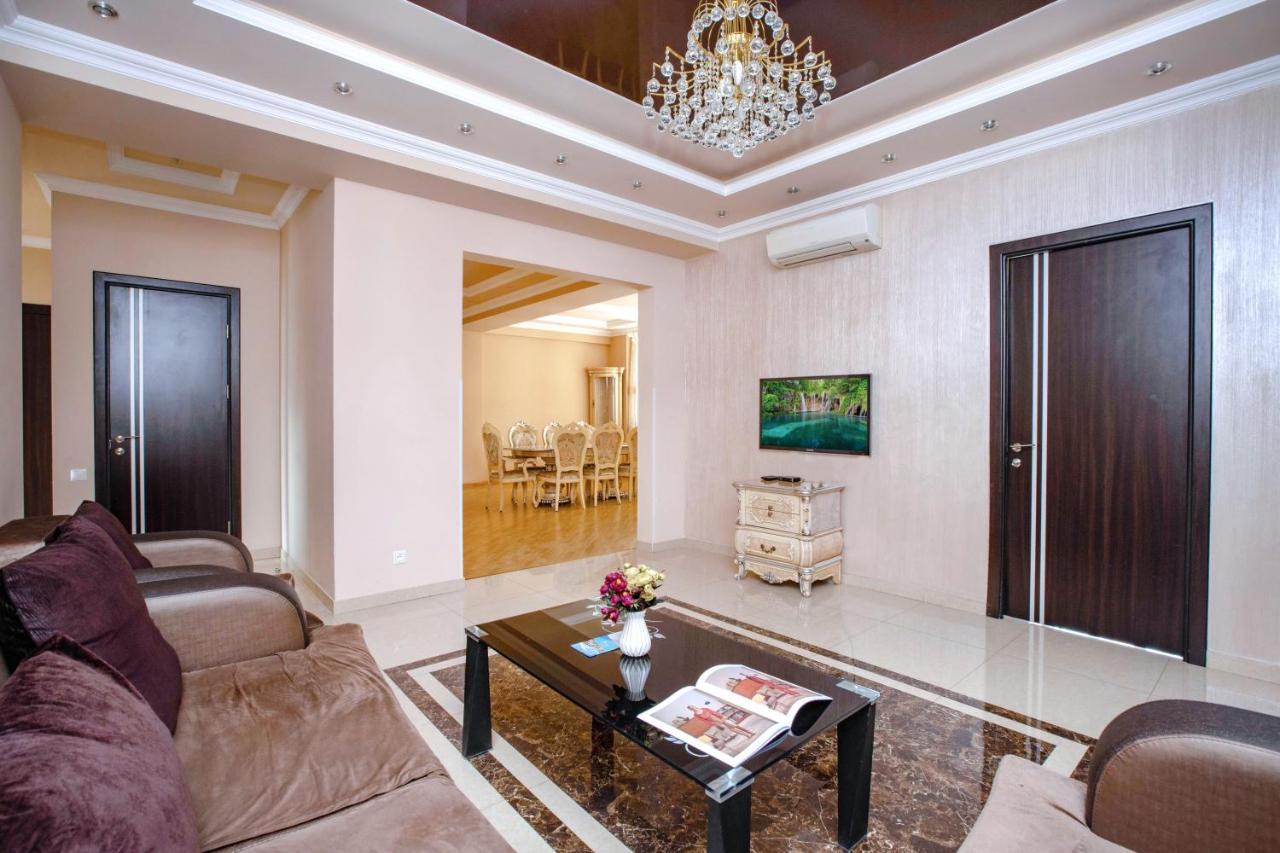 Stay Inn Apartments On Amiryan 4-6 예레반 외부 사진
