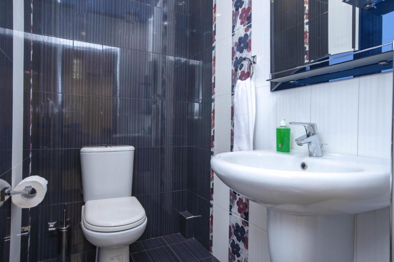 Stay Inn Apartments On Amiryan 4-6 예레반 외부 사진
