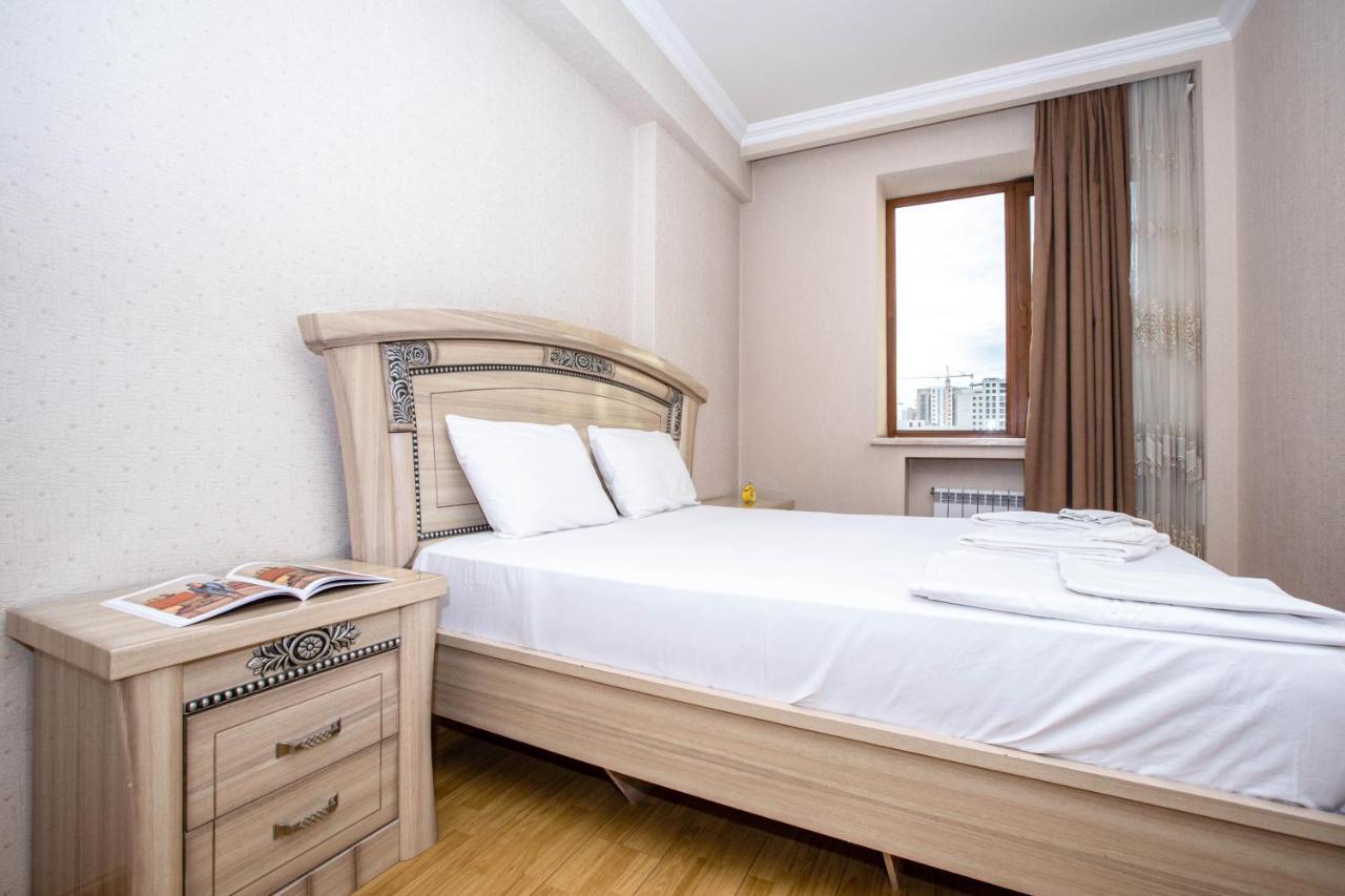 Stay Inn Apartments On Amiryan 4-6 예레반 외부 사진