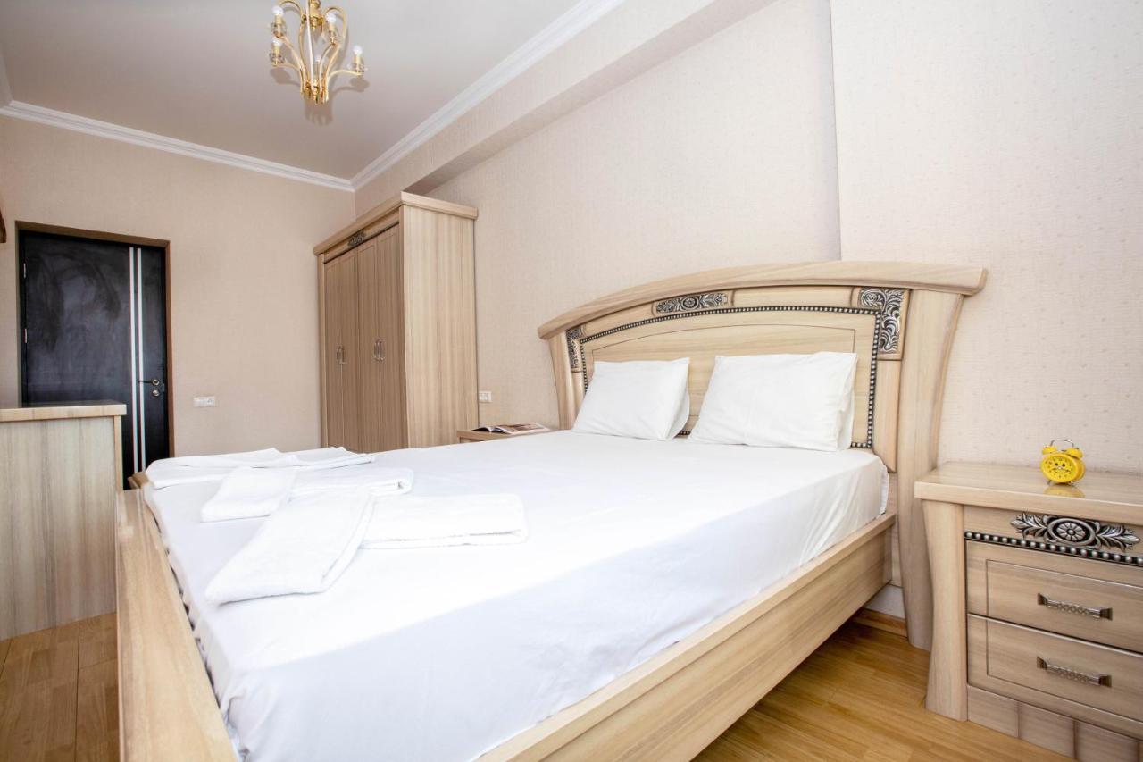 Stay Inn Apartments On Amiryan 4-6 예레반 외부 사진