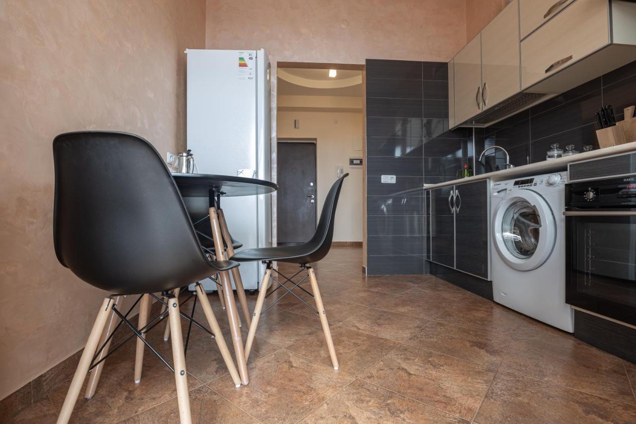 Stay Inn Apartments On Amiryan 4-6 예레반 외부 사진