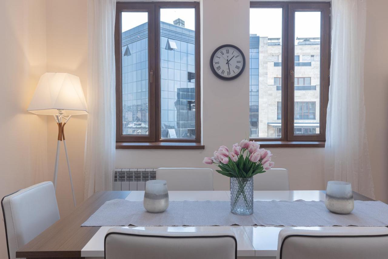 Stay Inn Apartments On Amiryan 4-6 예레반 외부 사진