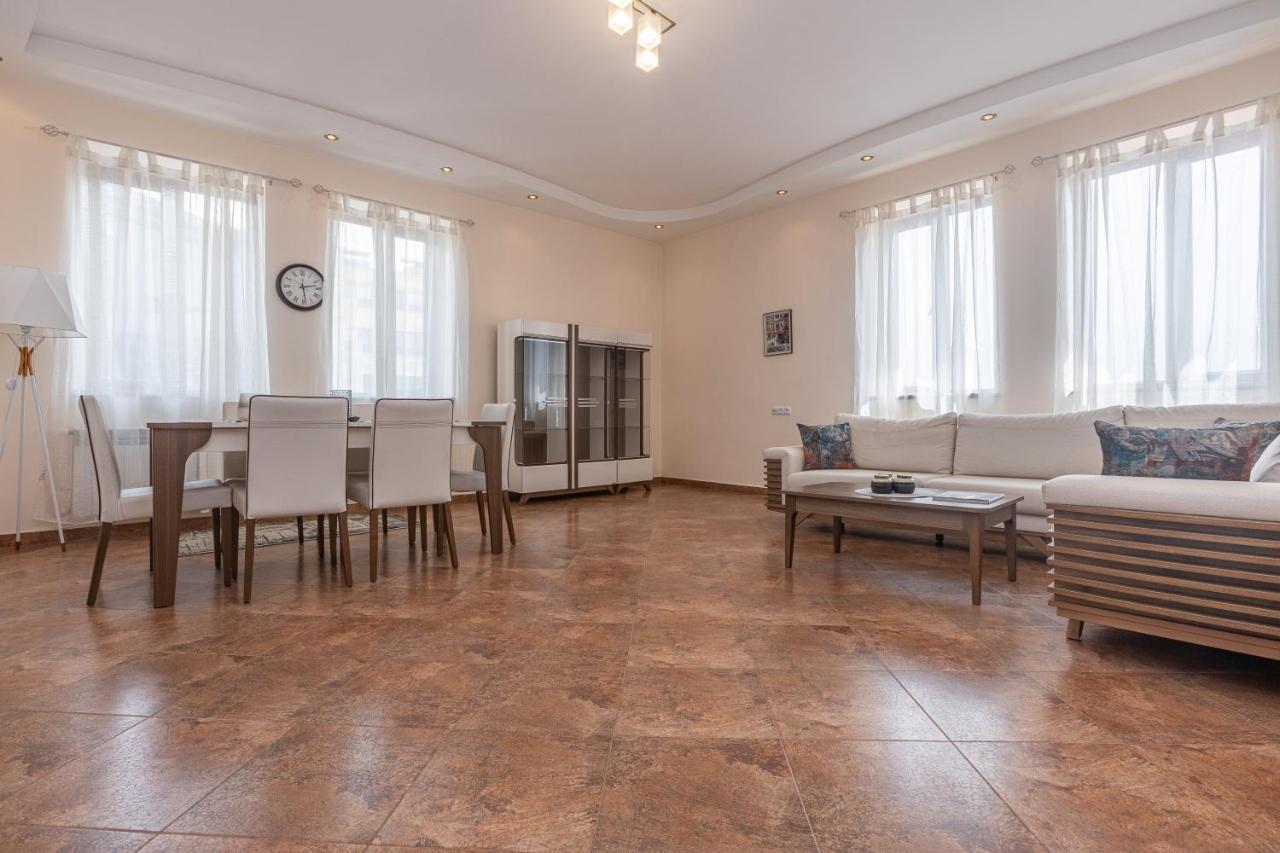 Stay Inn Apartments On Amiryan 4-6 예레반 외부 사진
