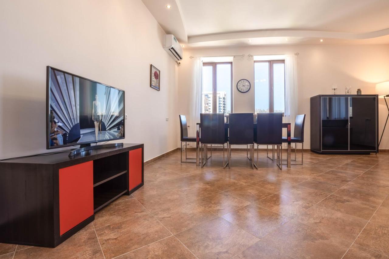 Stay Inn Apartments On Amiryan 4-6 예레반 외부 사진